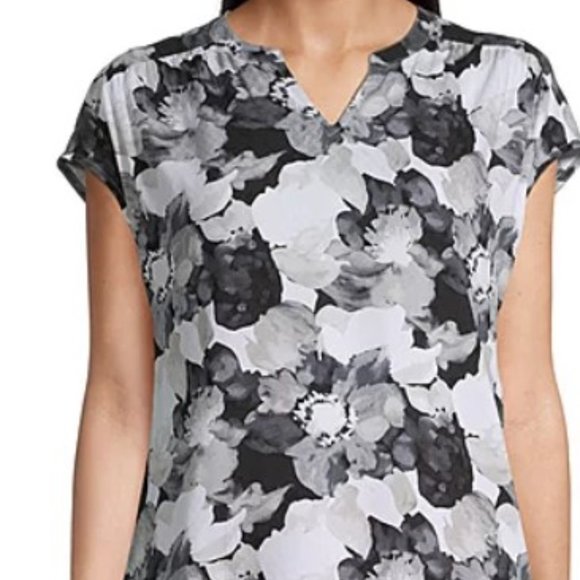 Liz Claiborne Tops - NWOT  Liz Claiborne Split Neck Short Sleeve Tunic Top XL